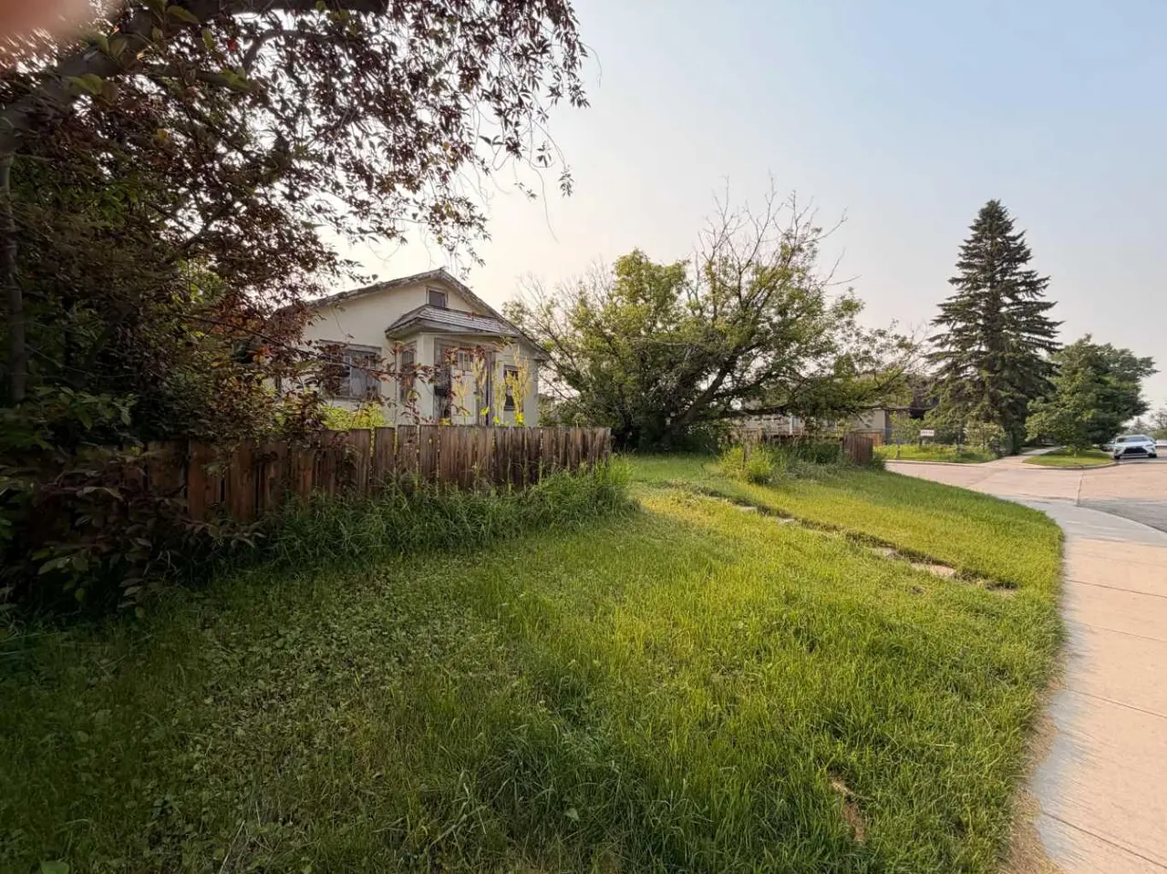 2401 26 Street SW
