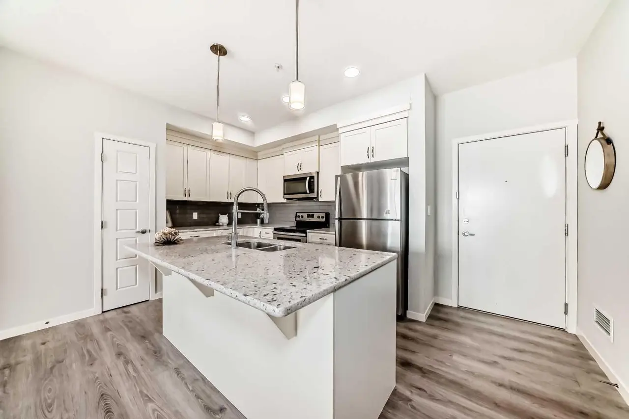215, 20 Seton Park SE