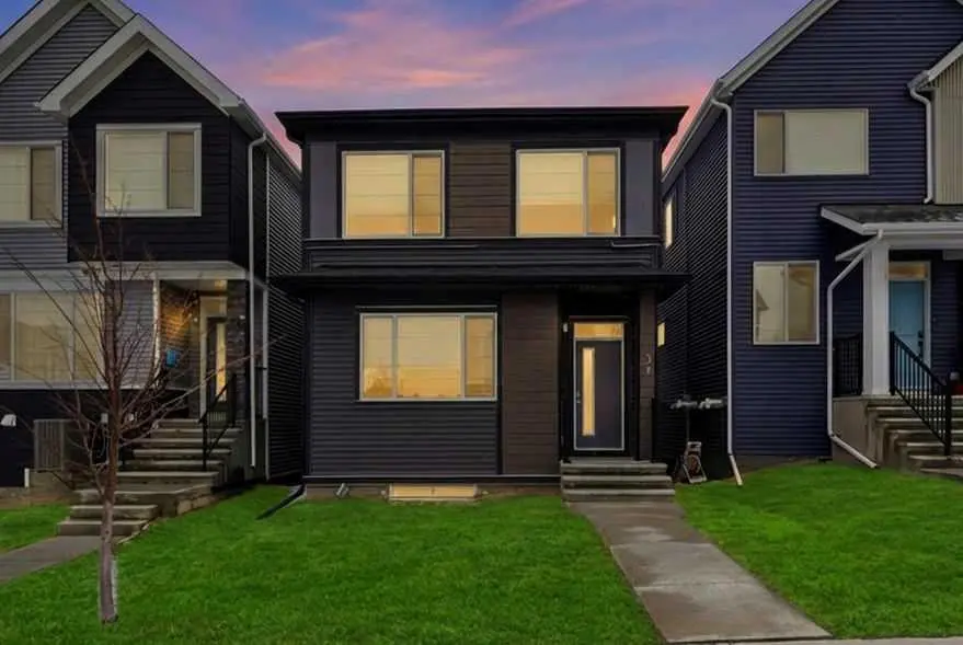 34 Aquila Way NW