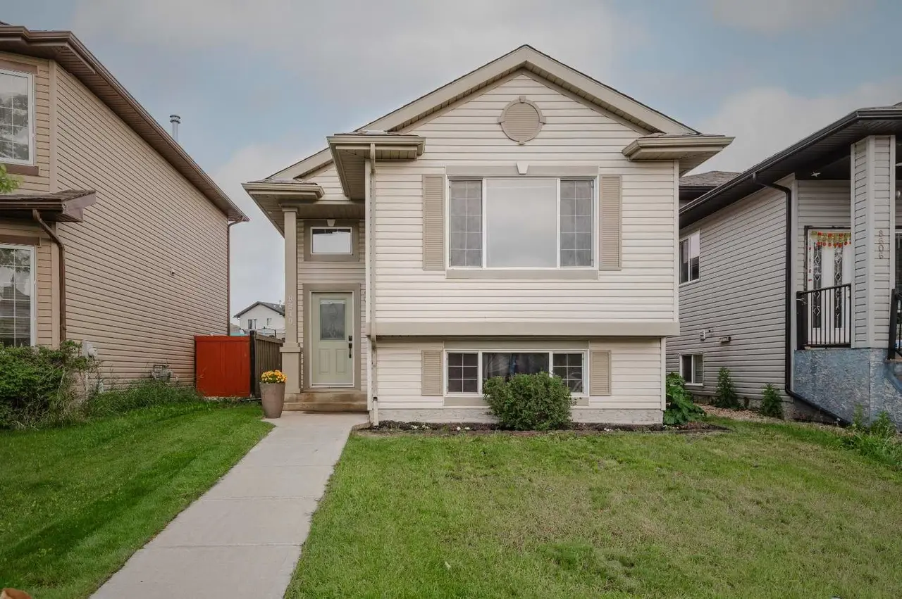8610- 102A Ave  