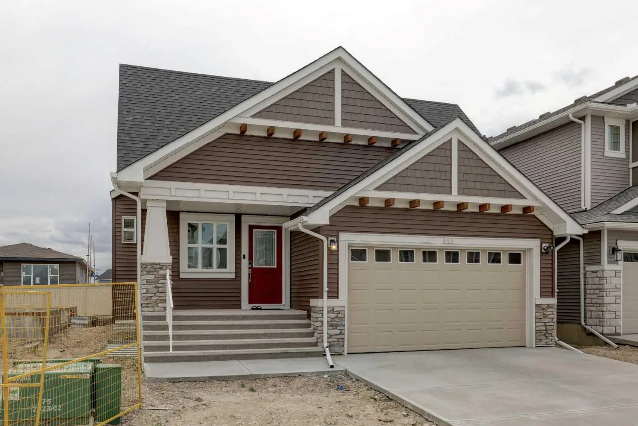 351 Baywater Common SW