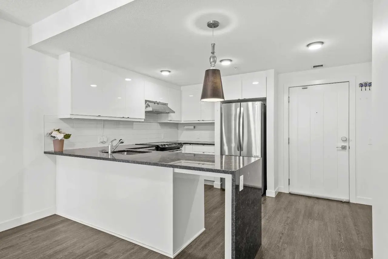 103, 25 Aspenmont Heights SW