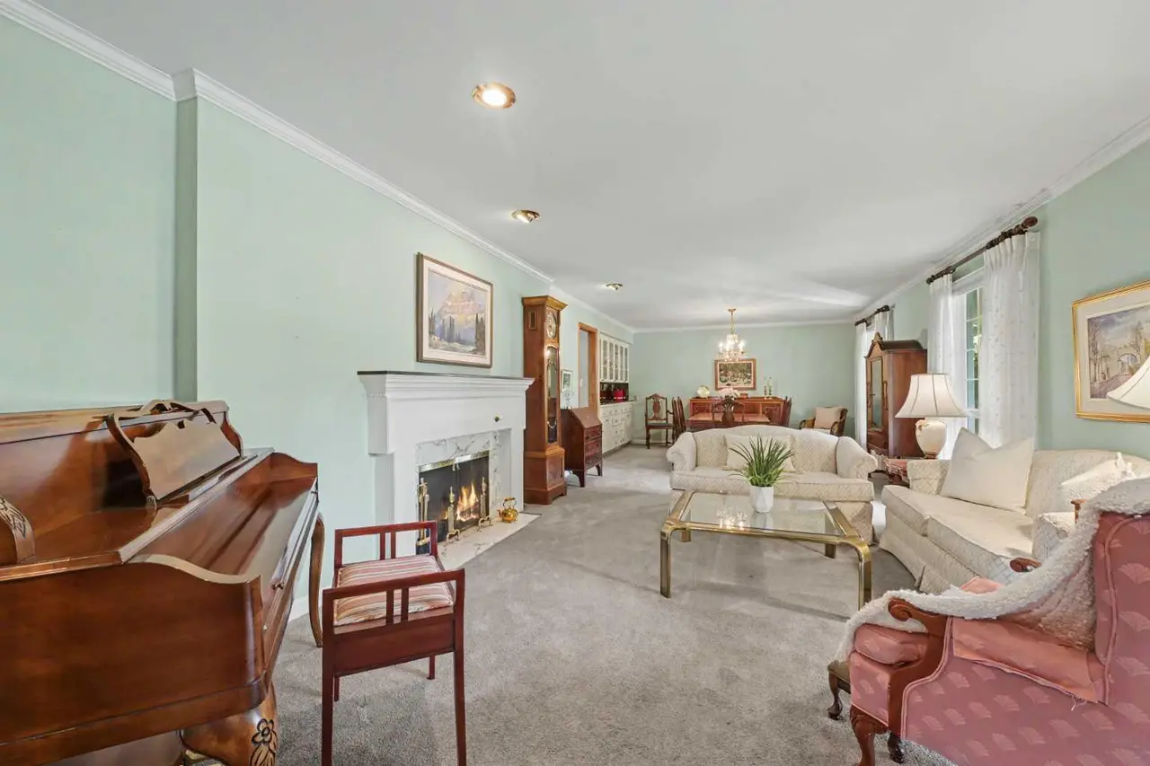 1317 Riverdale Avenue SW