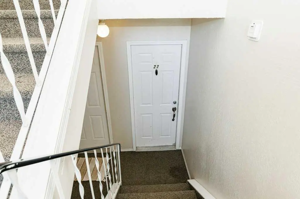 27, 11 Stanton Street 