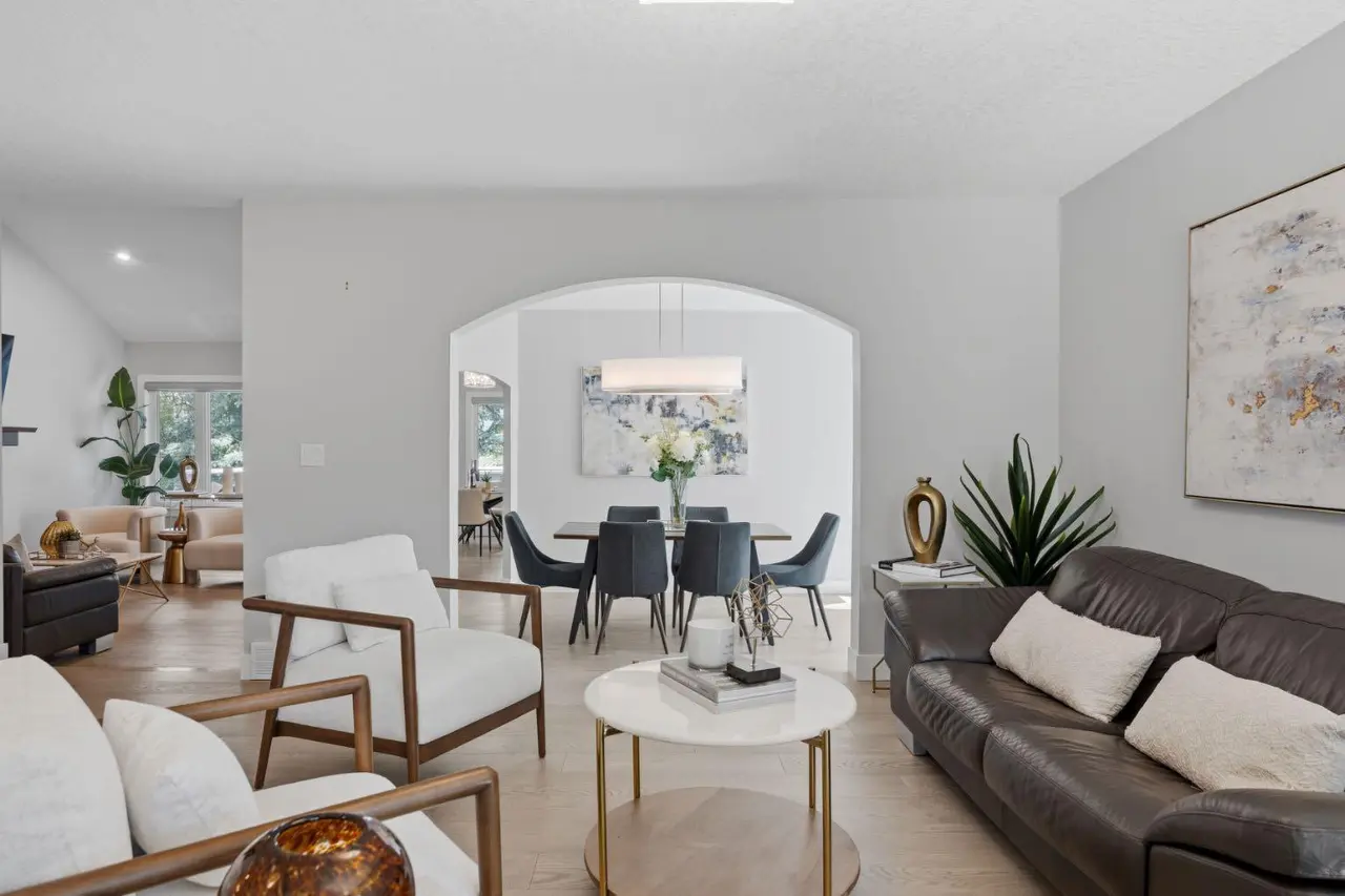 30 Strathcona Road SW