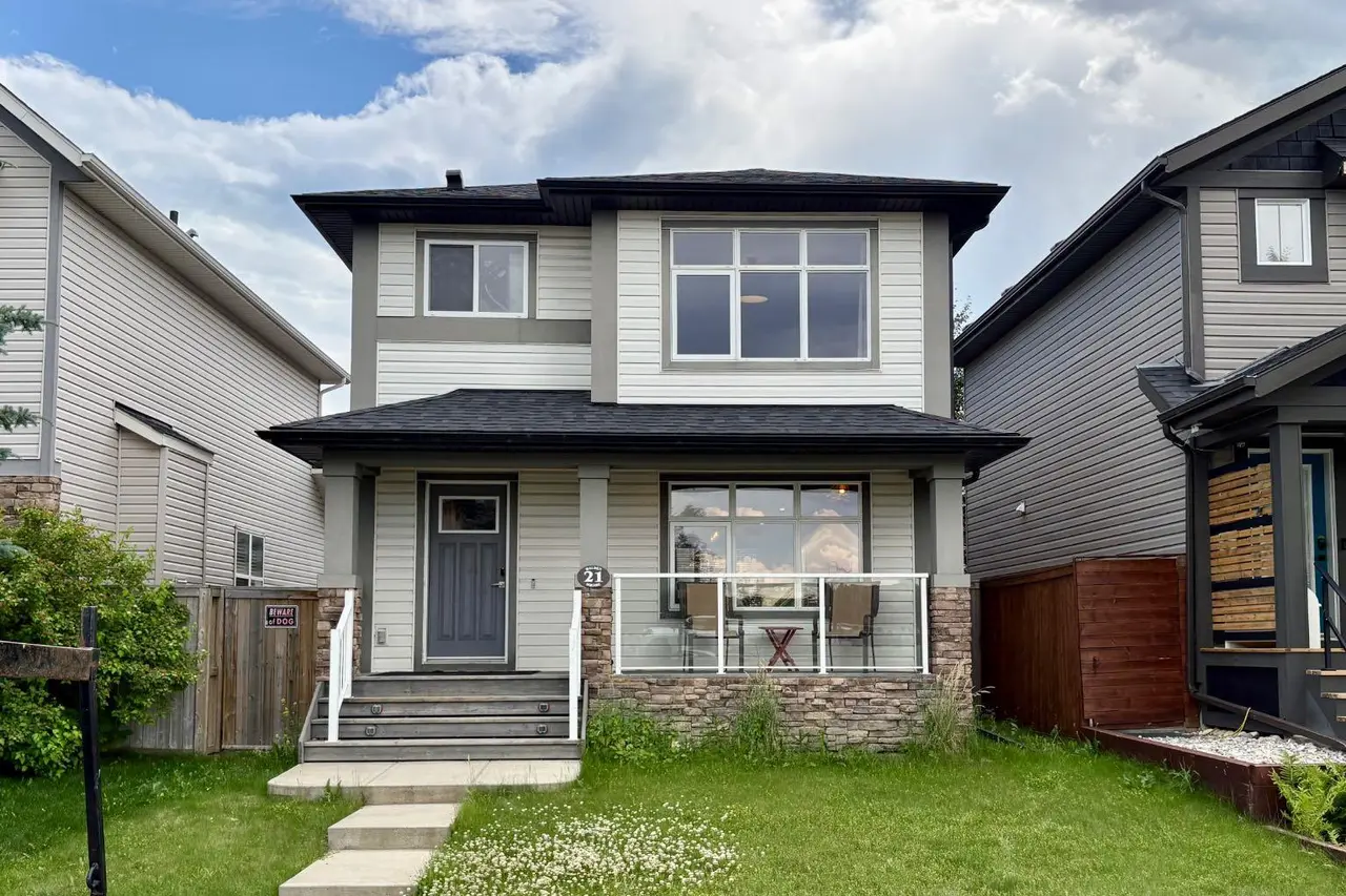 21 Walden Square SE