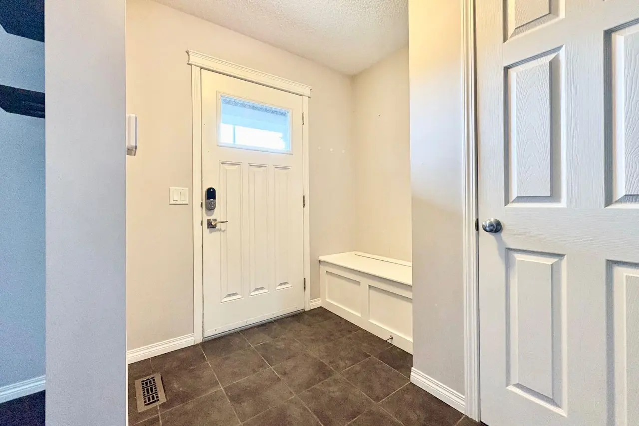 21 Walden Square SE