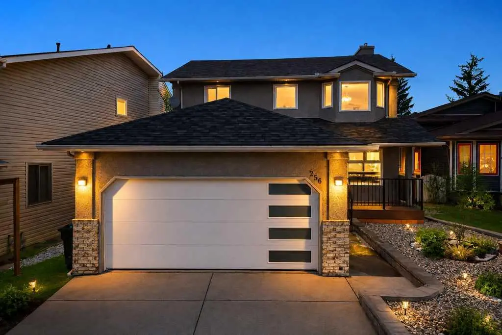 256 Riverside Mews SE