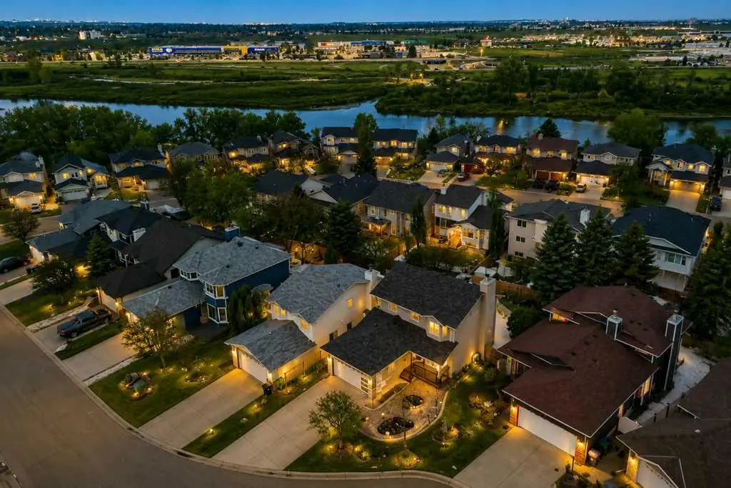256 Riverside Mews SE