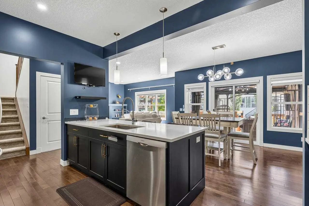 35 Copperleaf Crescent SE