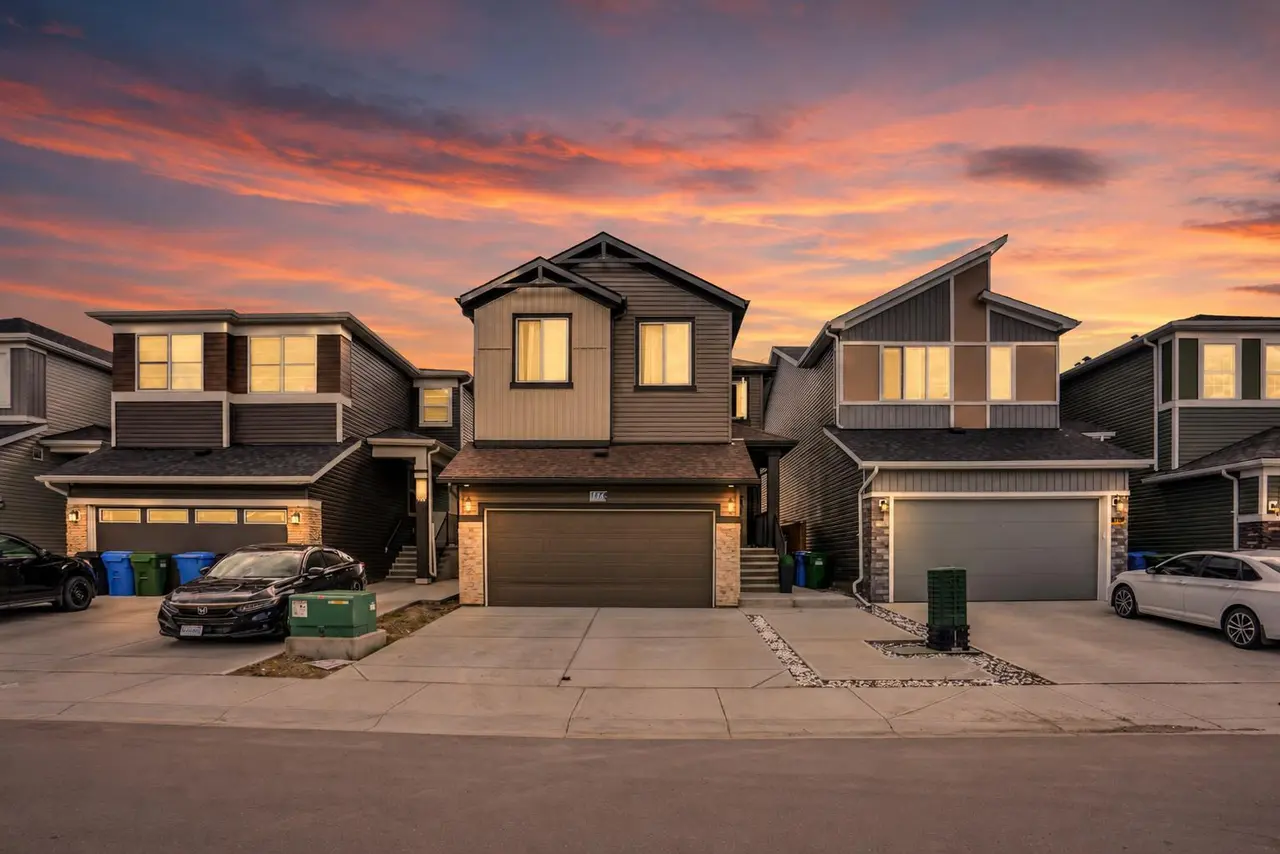 106 Amblehurst Way NW