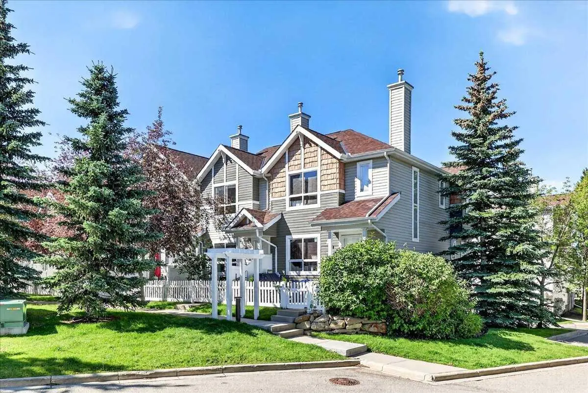 68 Tuscany Court NW