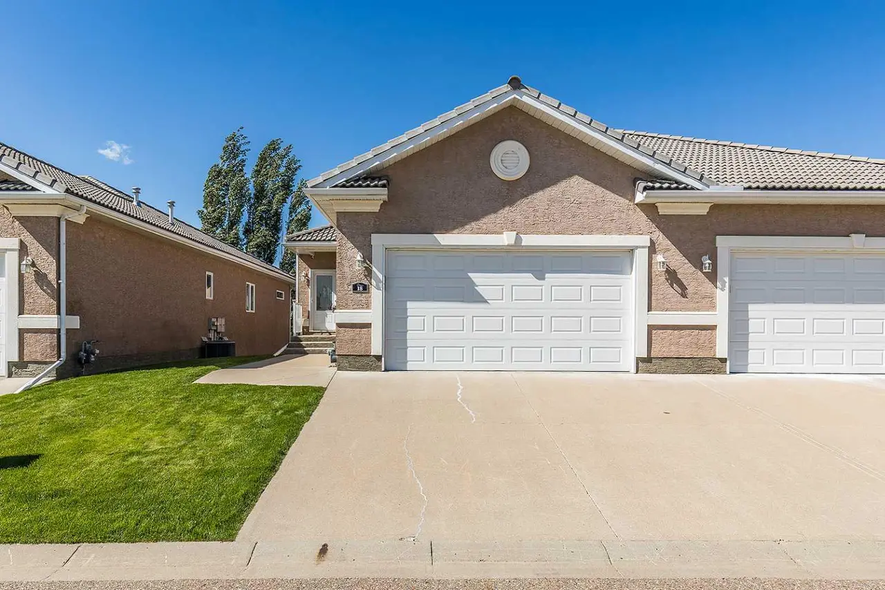 18 Ranchlands Lane NE