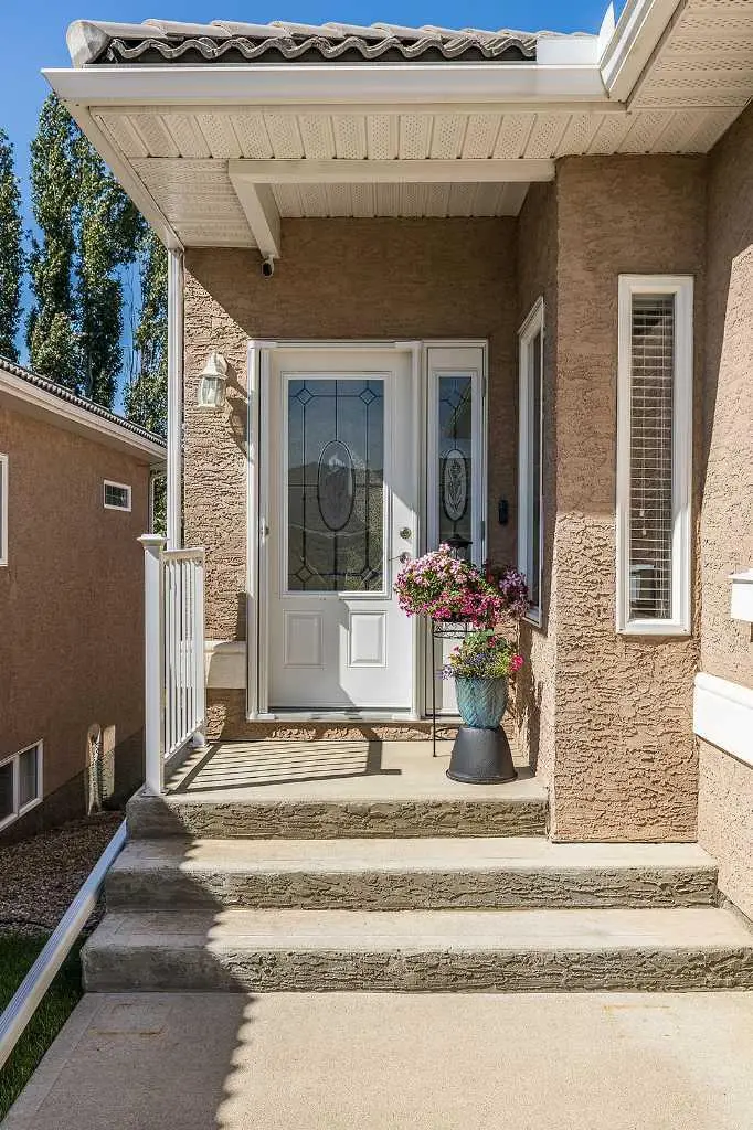 18 Ranchlands Lane NE