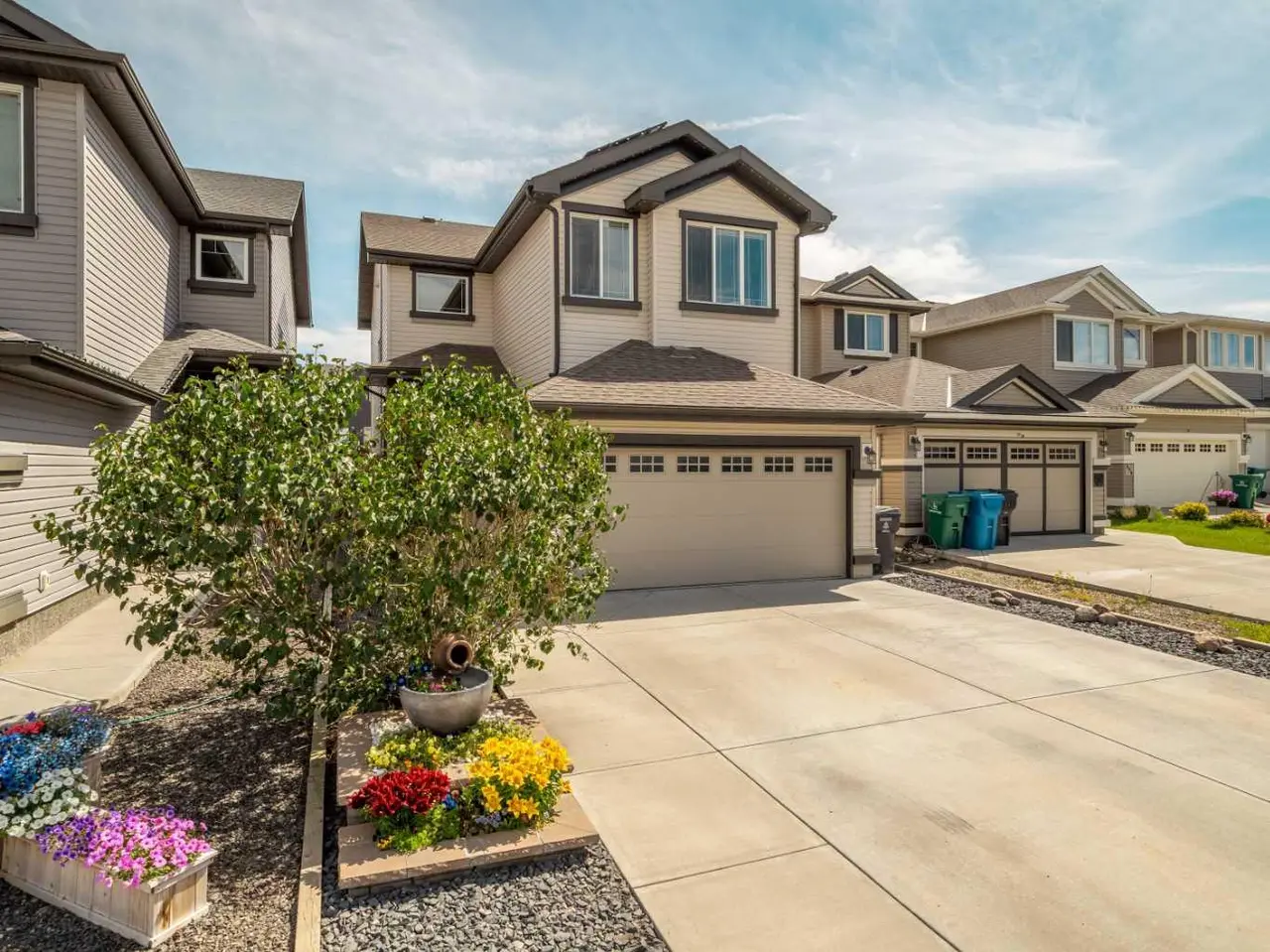 386 Moonlight Way W