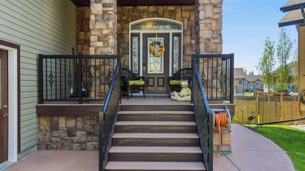 28 Oakdale Place 