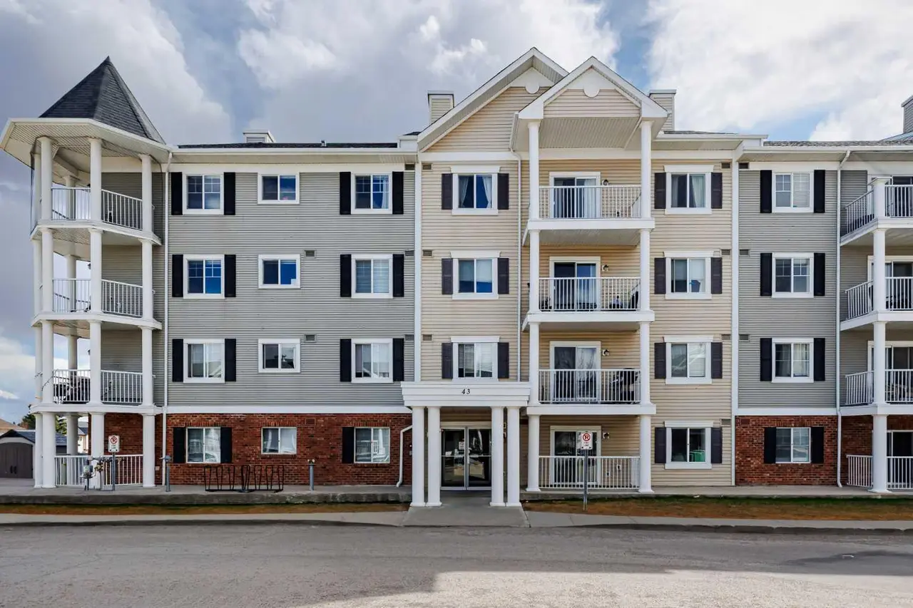 2314, 43 Country Village Lane NE