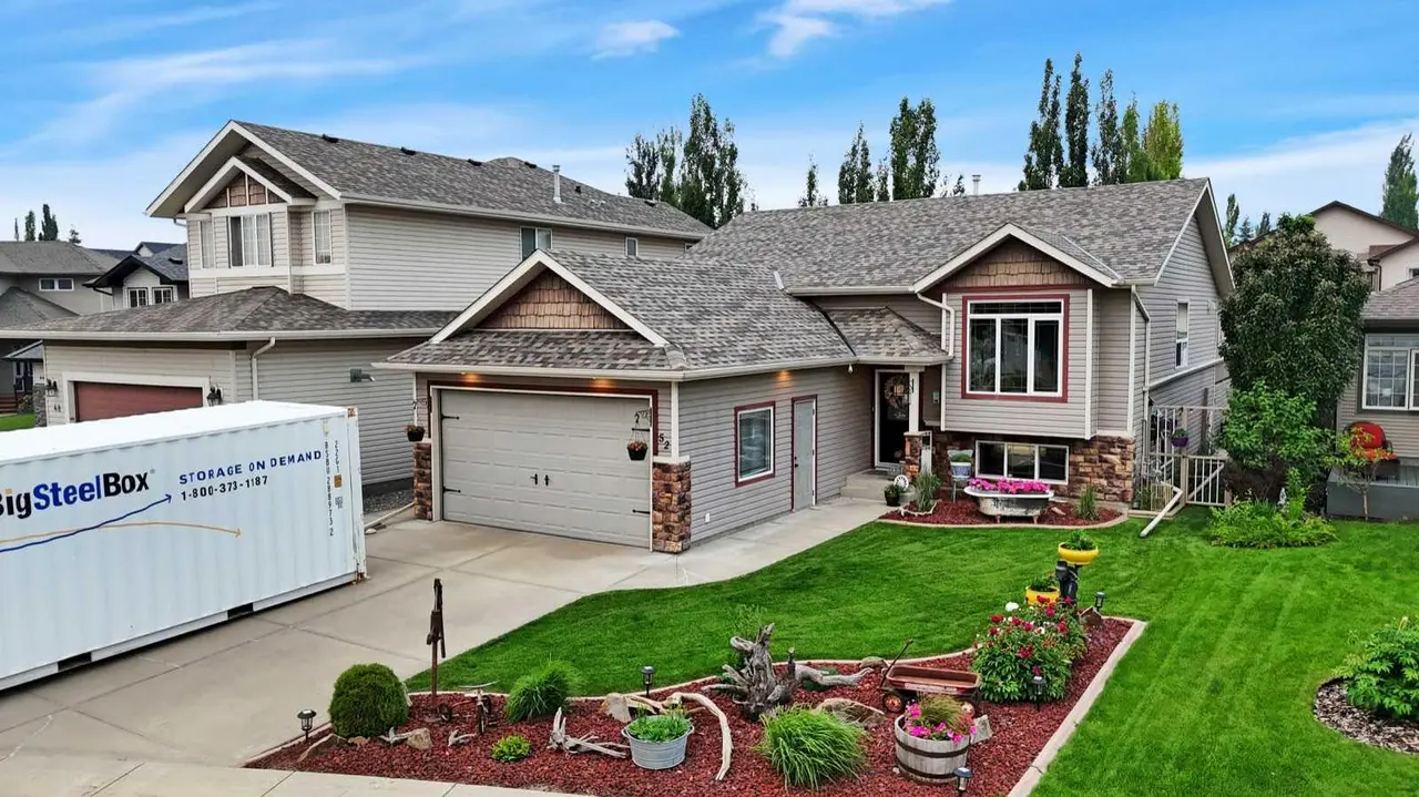 52 Irving Crescent