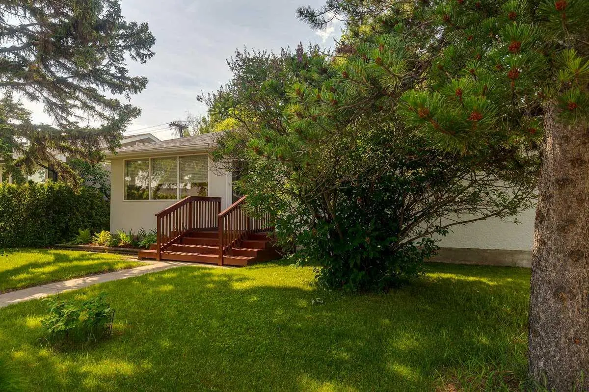 5958 West Park Crescent Crescent N