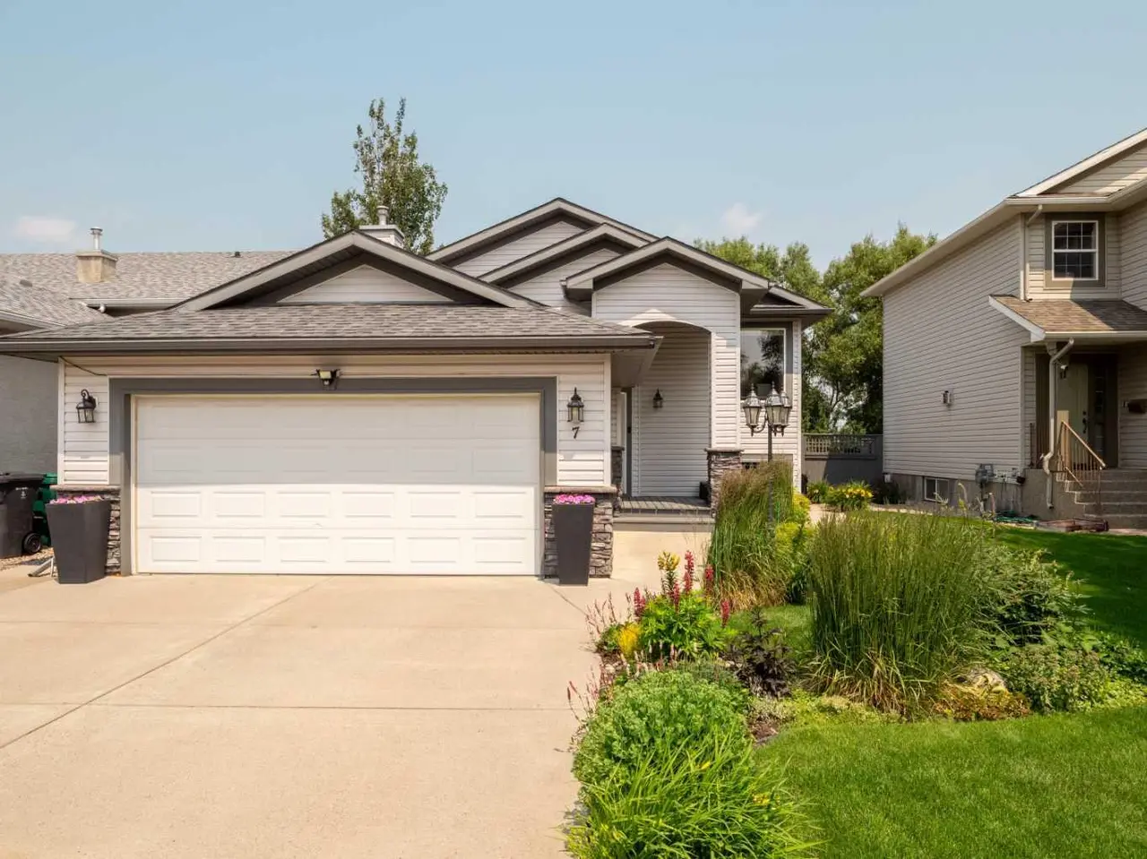 7 Kodiak Boulevard N