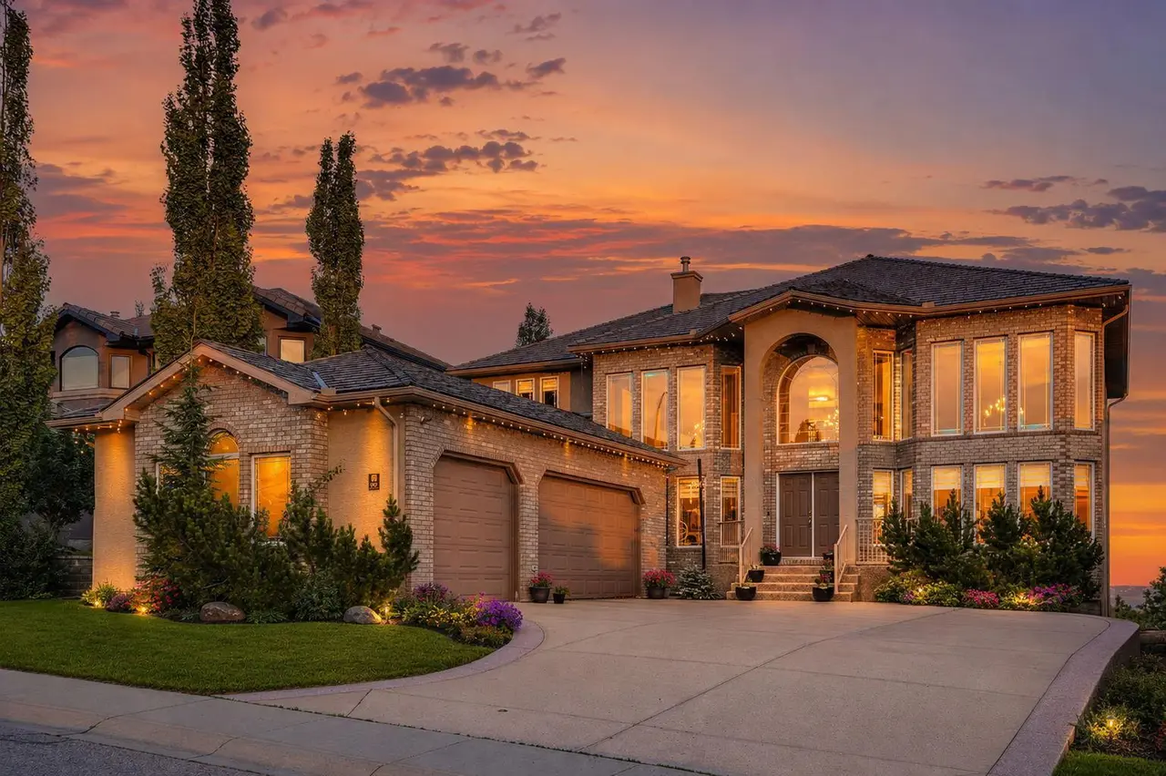 99 Arbour Vista Road NW