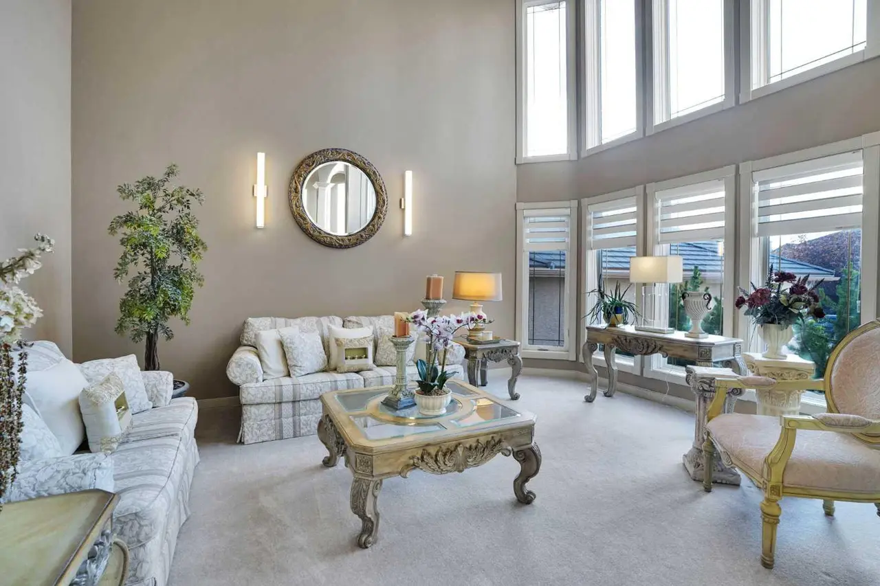 99 Arbour Vista Road NW