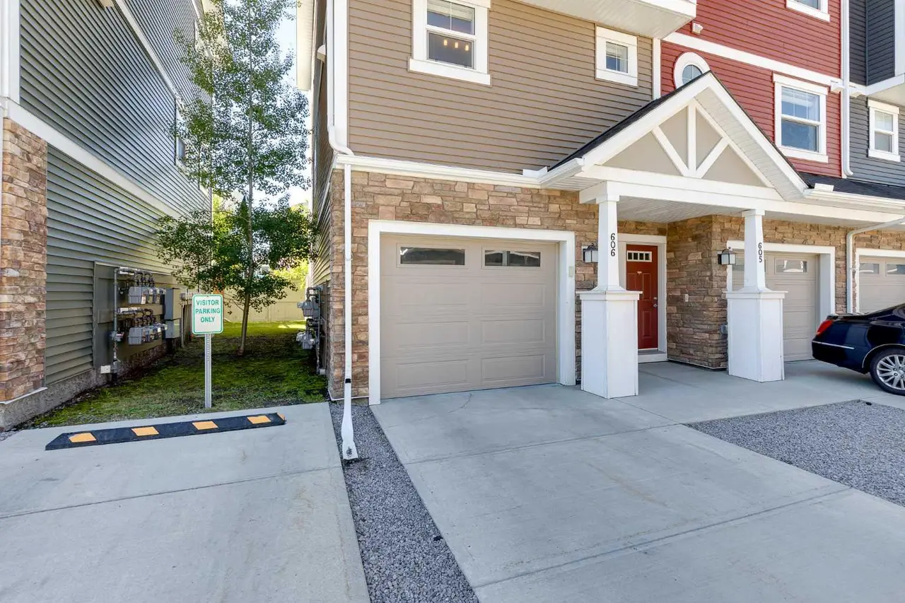 606, 1225 Kings Heights Way SE