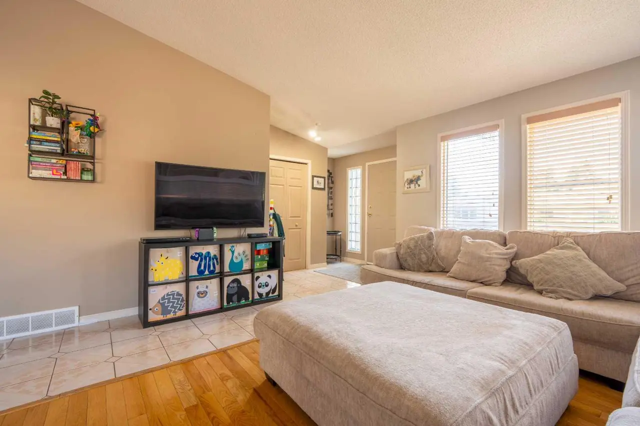 128 Sunvale Crescent SE