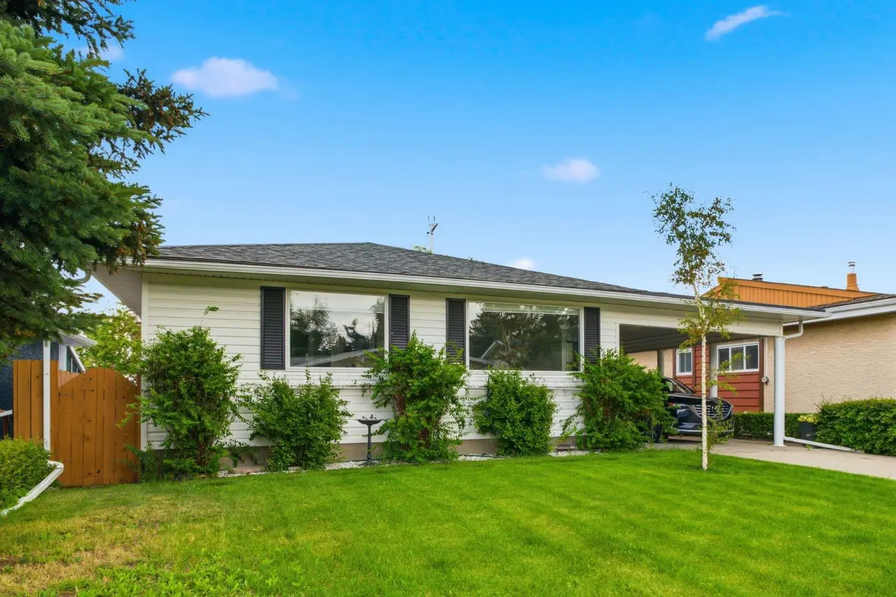 4752 Nipawin Crescent NW