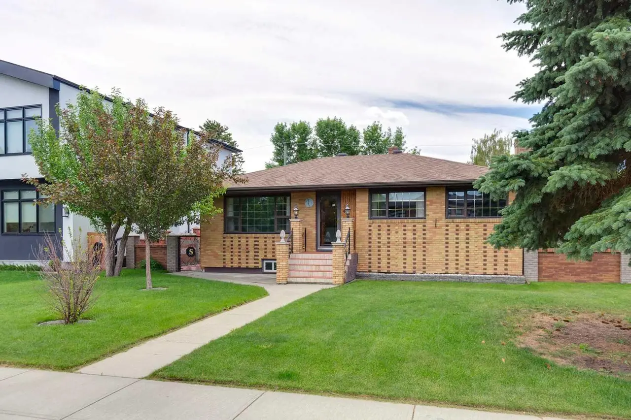 47 Montrose Crescent NE