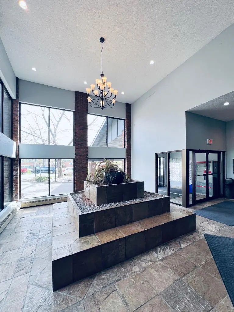 114, 550 Westwood Drive SW