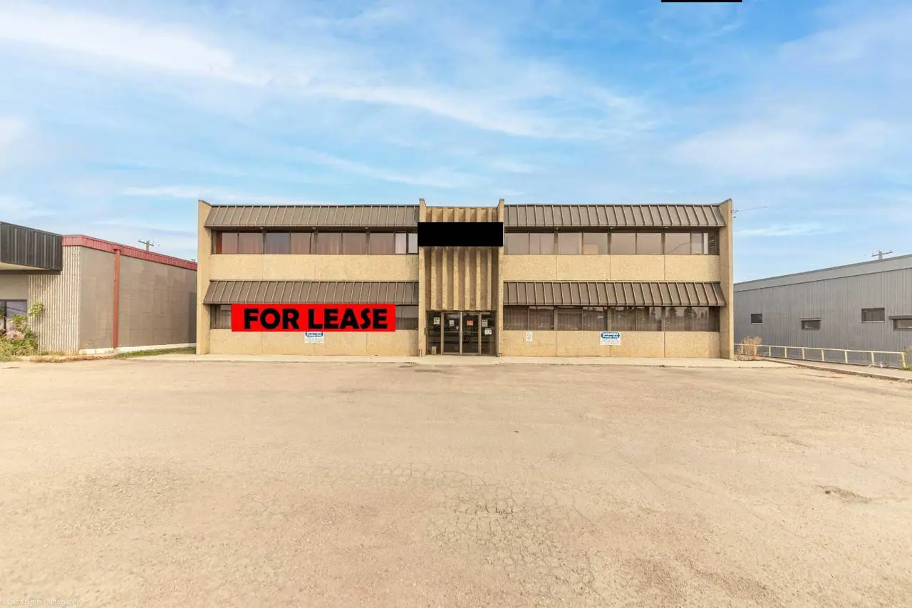 Main Floor West Half, 5720 44 Street 