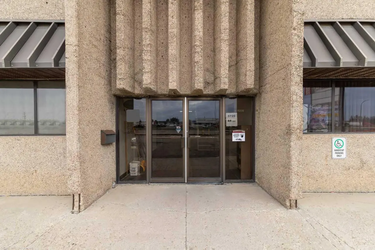Main Floor West Half, 5720 44 Street 