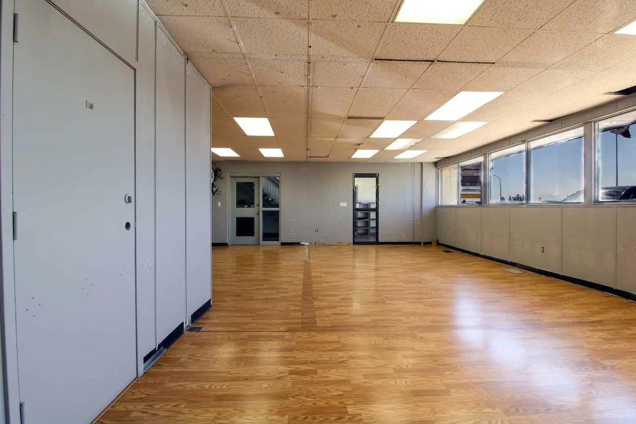 Main Floor West Half, 5720 44 Street 