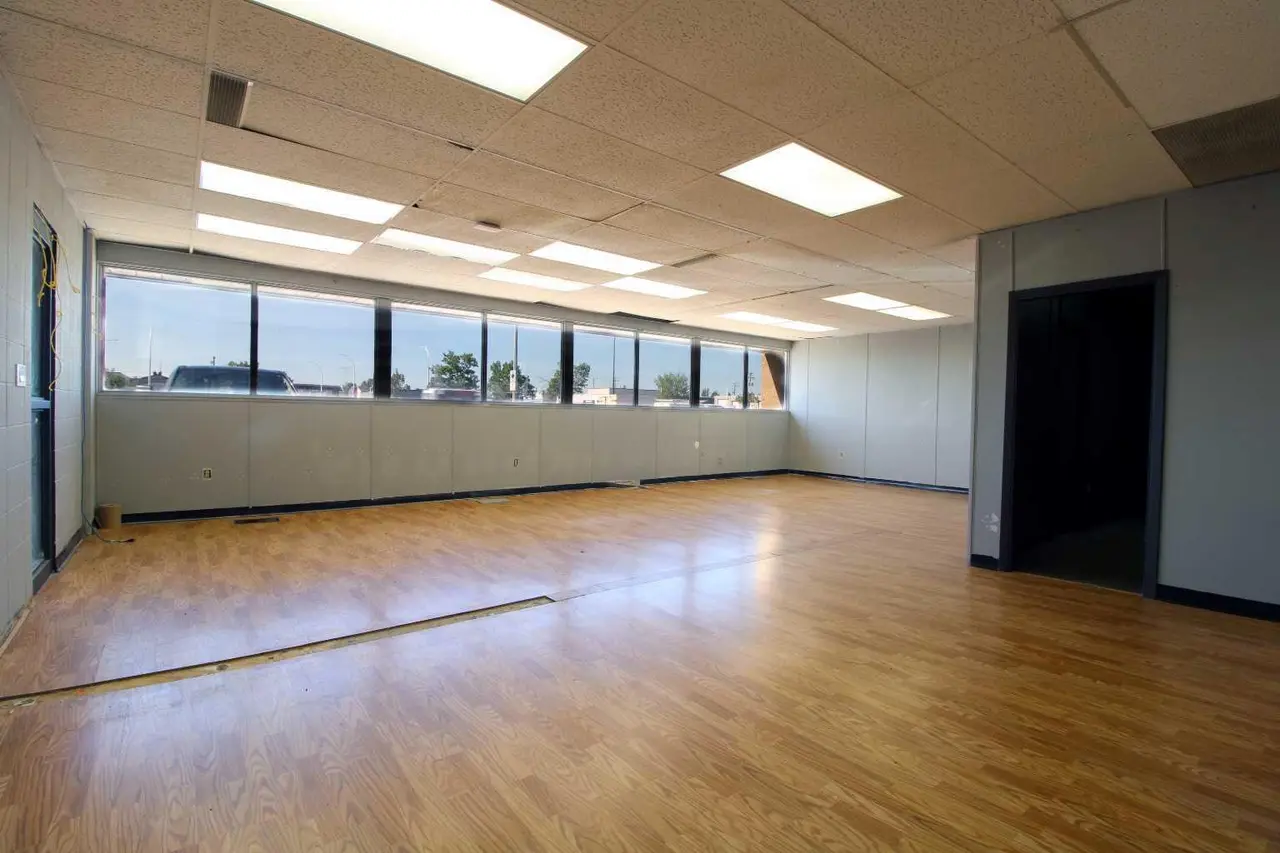 Main Floor West Half, 5720 44 Street 