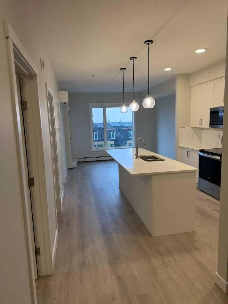 308, 660 Shawnee Square SW