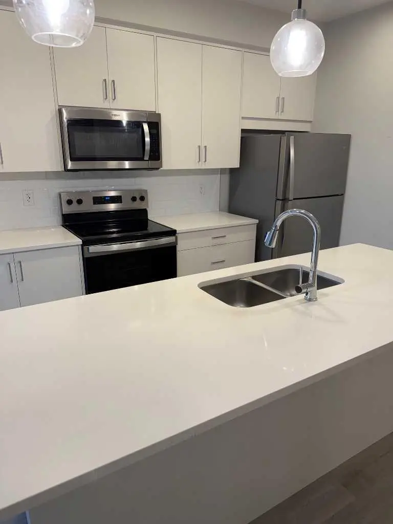 308, 660 Shawnee Square SW
