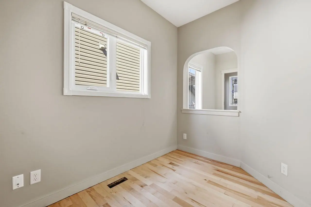 6 Evanspark Manor NW