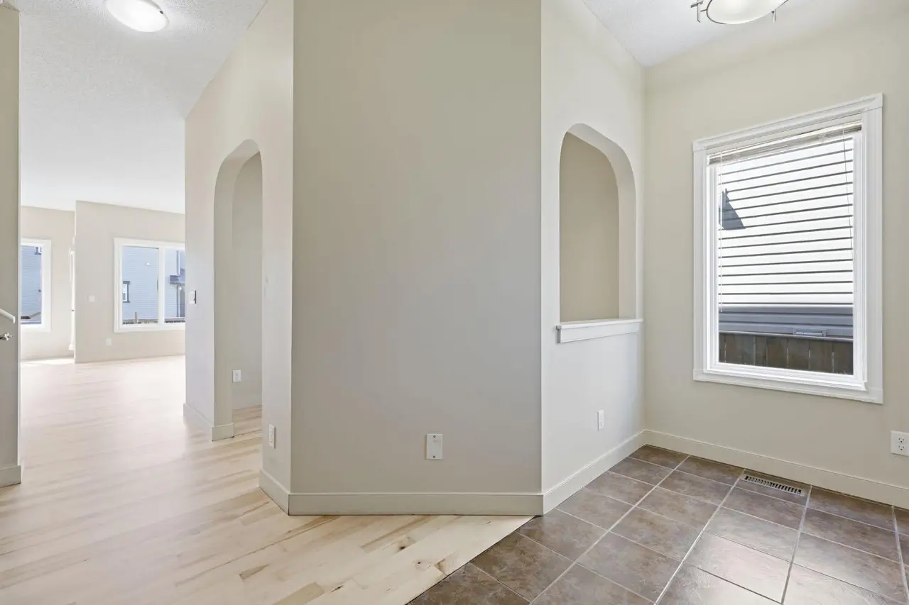 6 Evanspark Manor NW