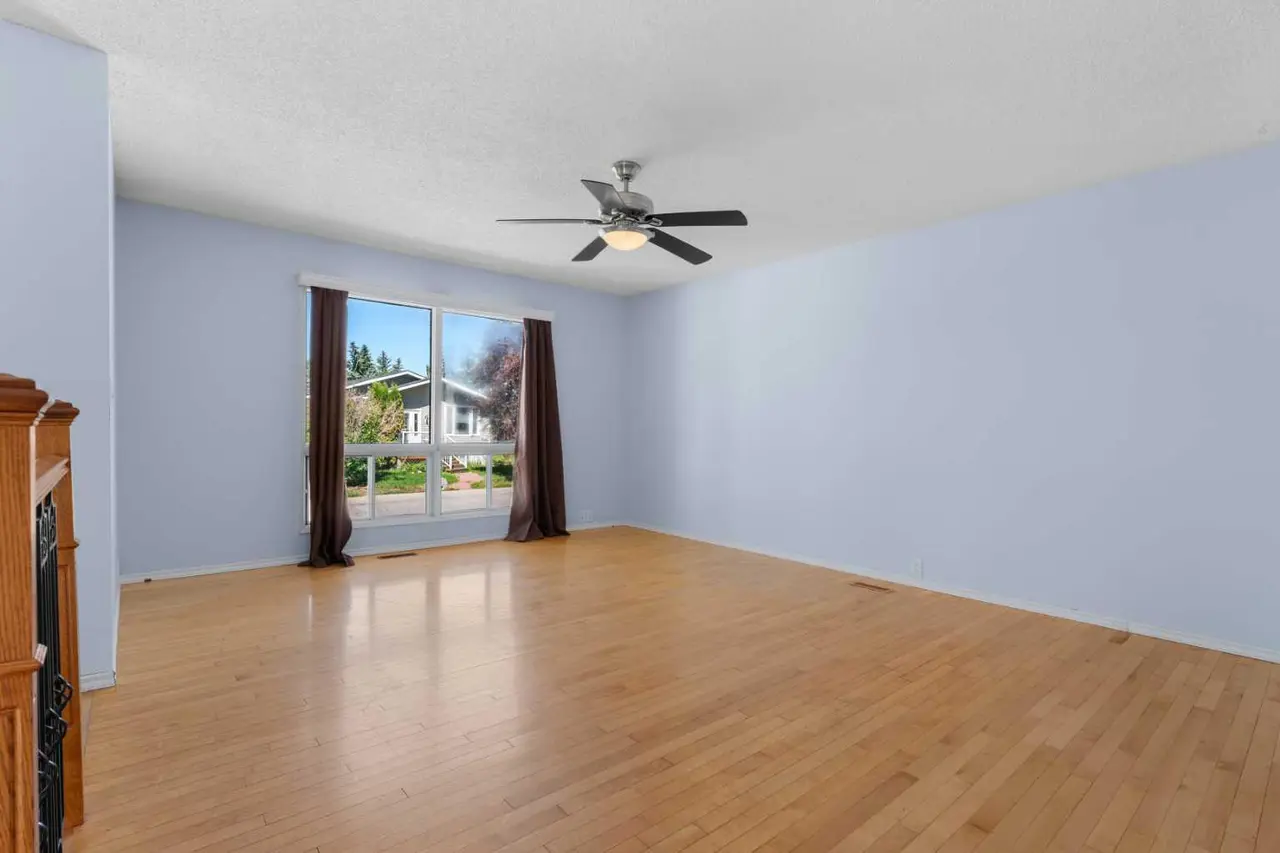 27 Elk Hill SE