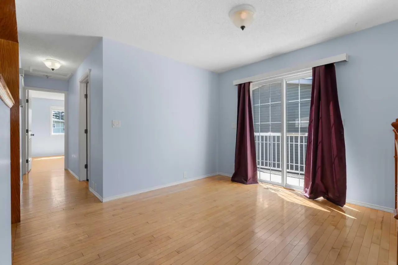 27 Elk Hill SE