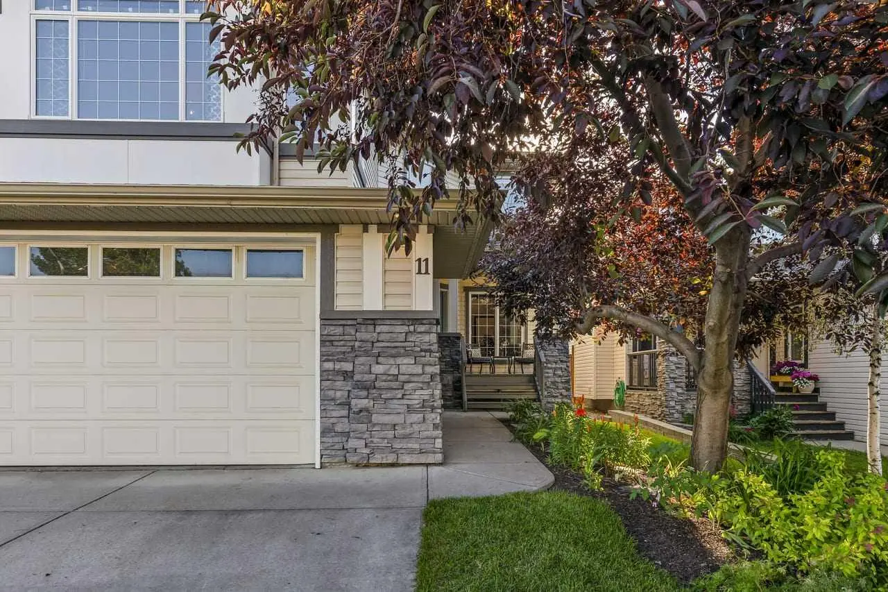 11 Chapala Square SE