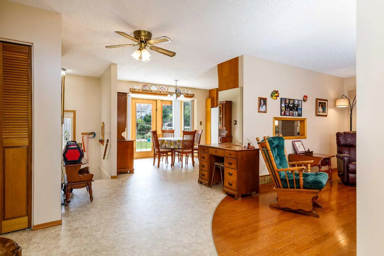 88 McCullough  Cresent  