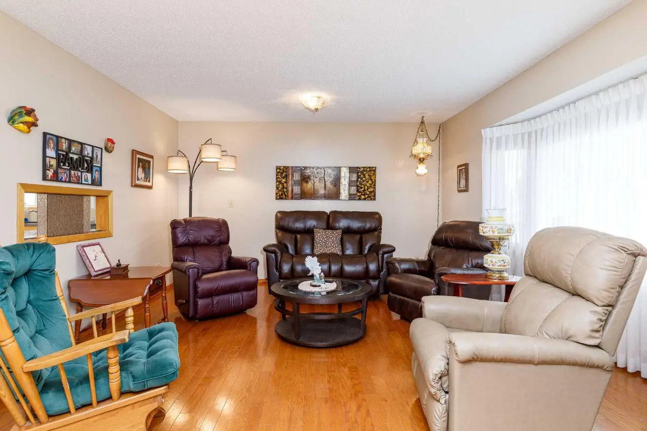88 McCullough  Cresent  