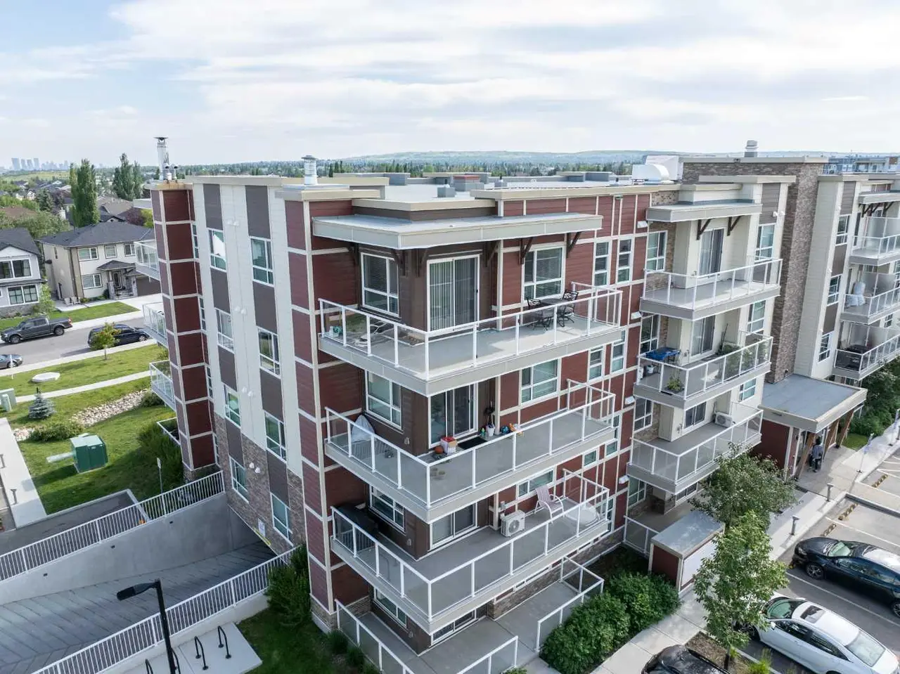 402, 300 Harvest Hills Place NE