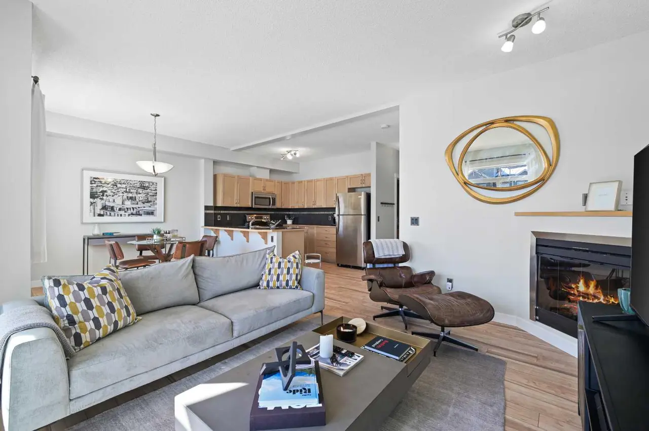 2205, 211 Aspen Stone Boulevard SW