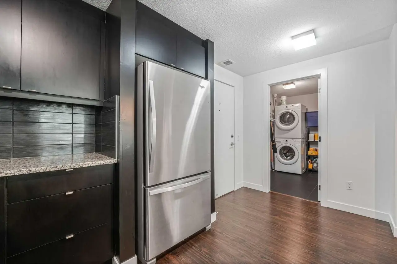 111, 25 Aspenmont Heights SW