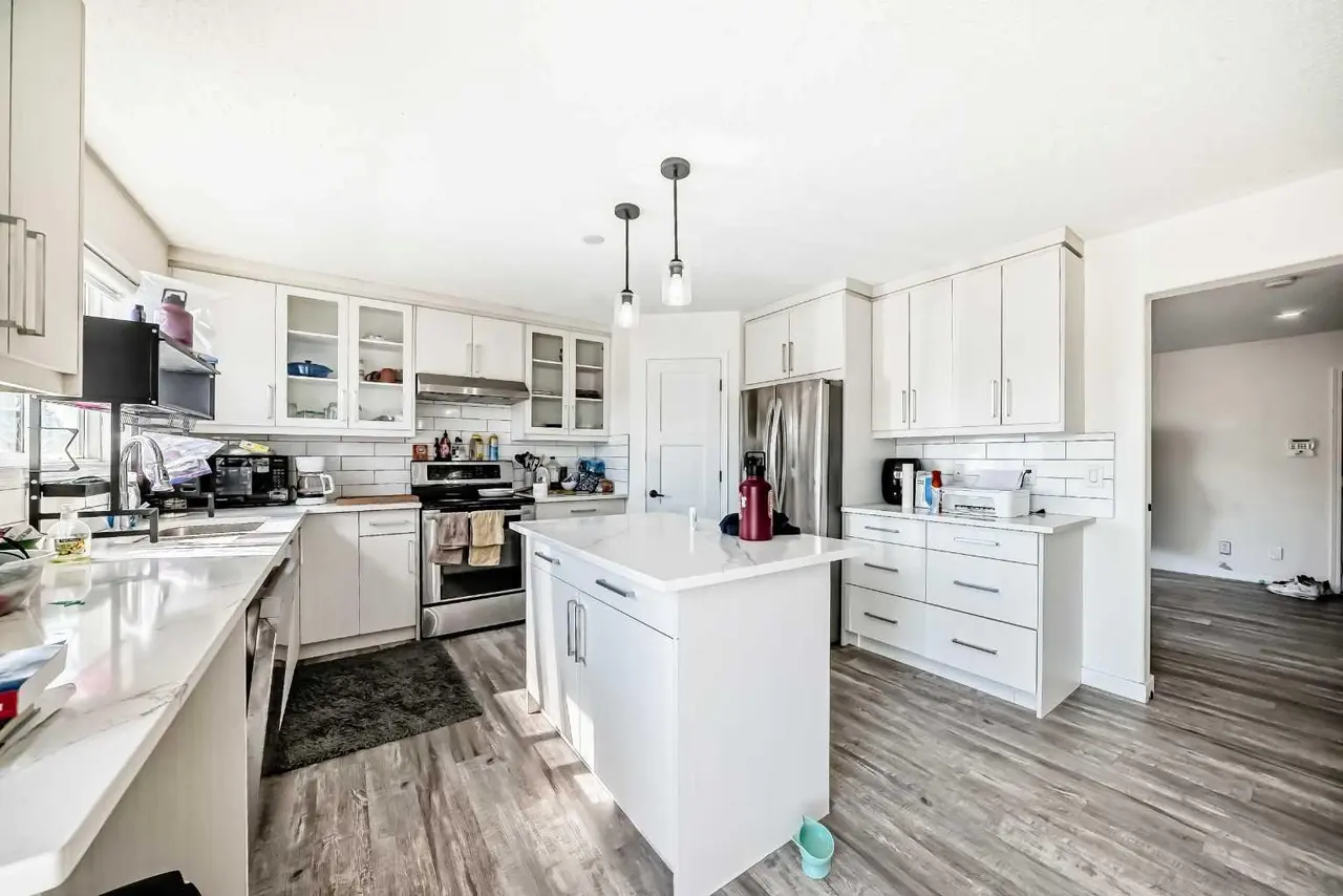 125 Coral Springs Bay NE
