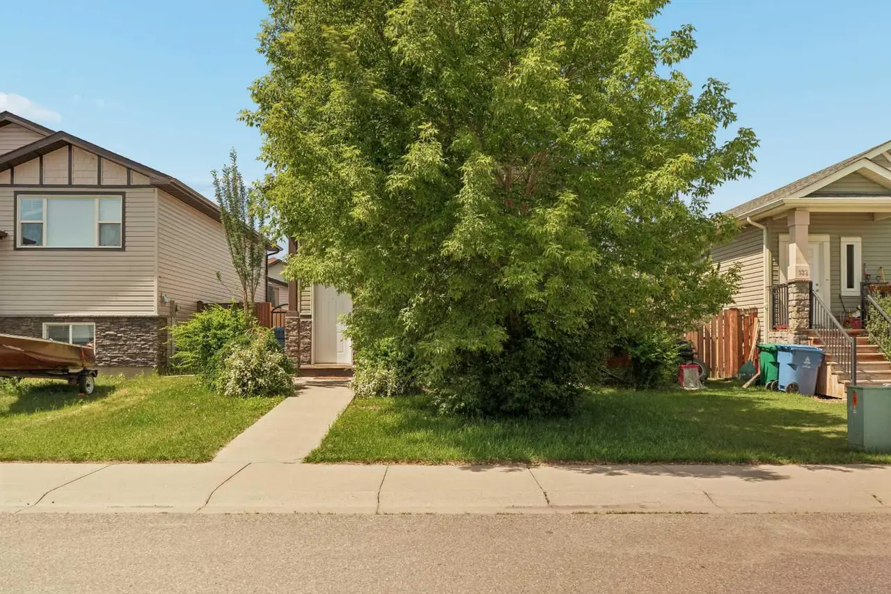 136 Mt Sundance Crescent W