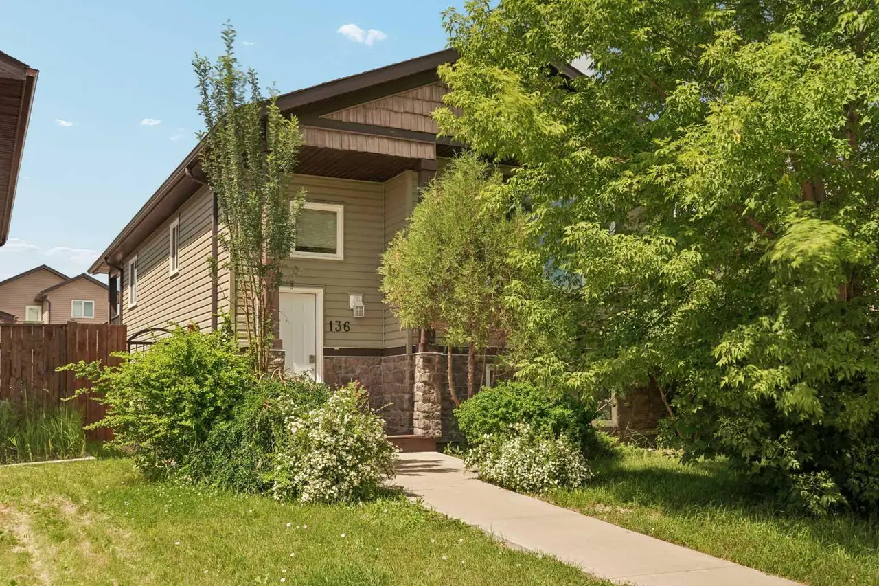 136 Mt Sundance Crescent W